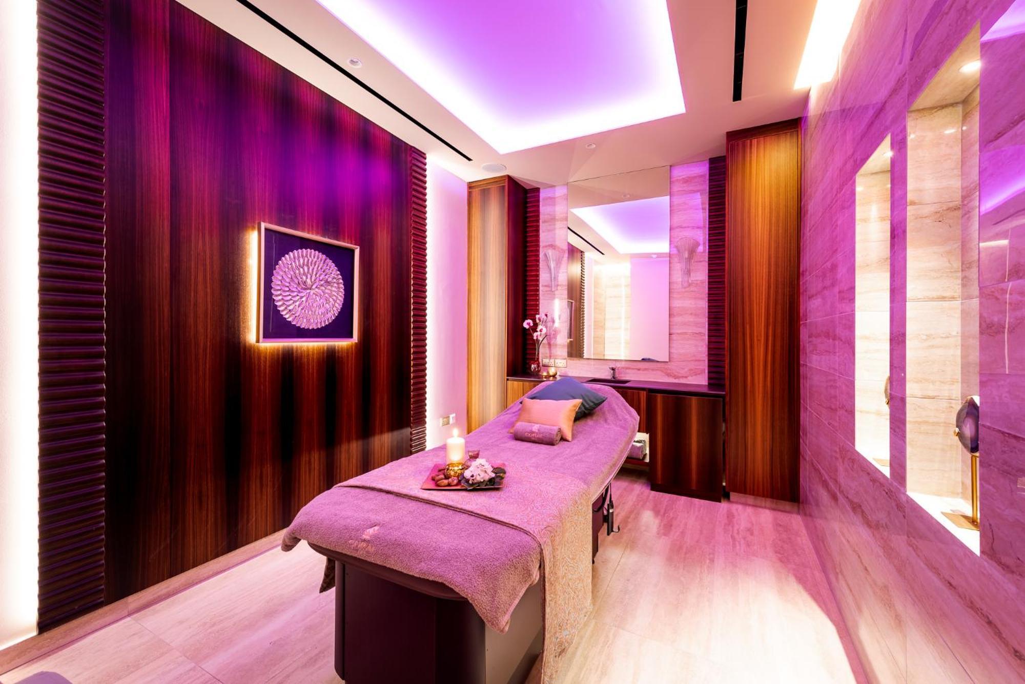 فندق أدامز بيتش أيا نابا المظهر الخارجي الصورة A treatment room at the spa