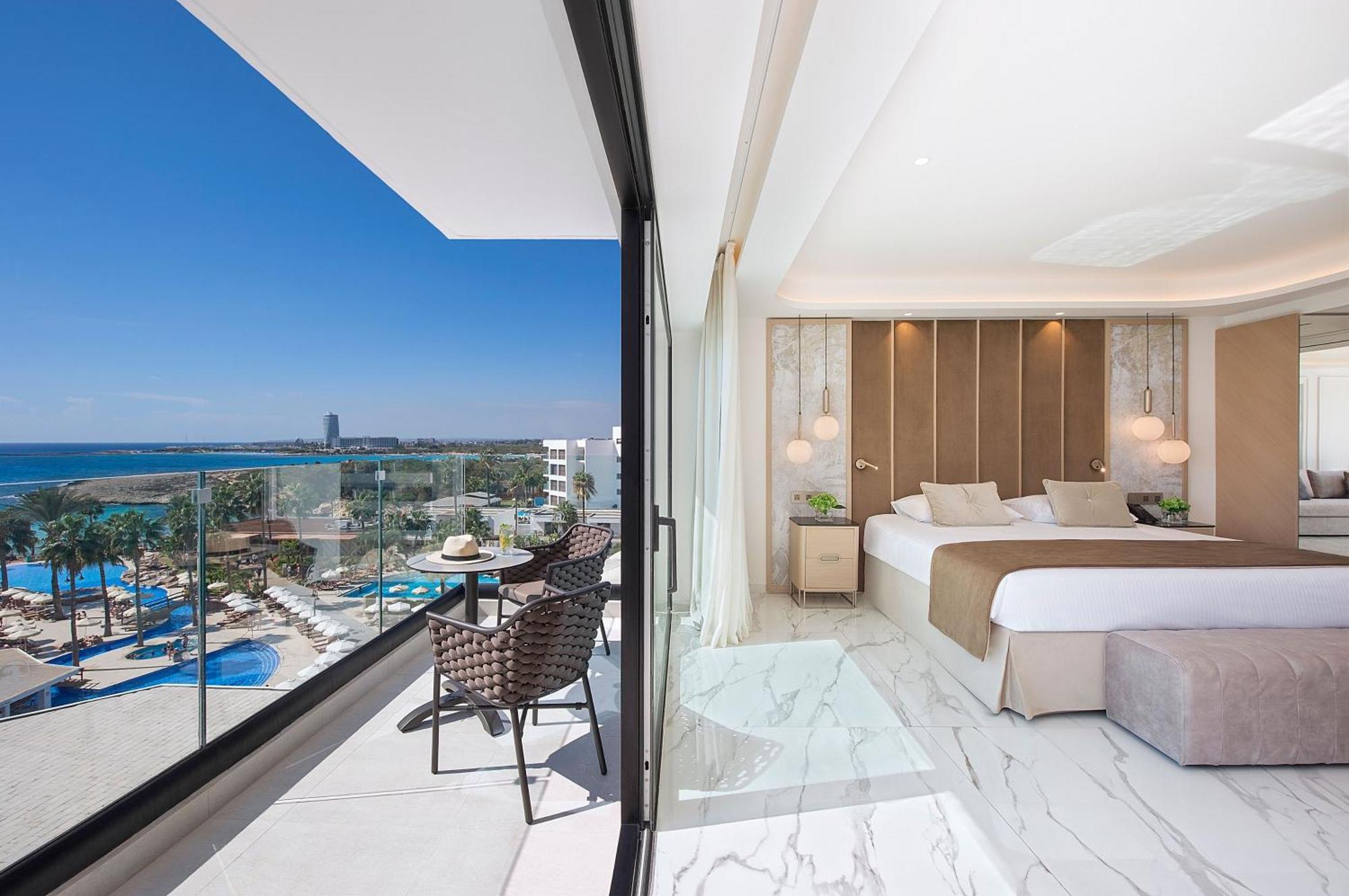 فندق أدامز بيتش أيا نابا المظهر الخارجي الصورة A room at the hotel